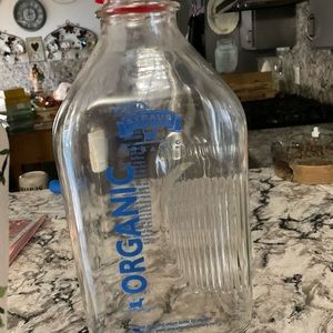 COPY - STRAUS FAMILY CREAMERY GLASS MILK BOTTLE 1/2 GALLON